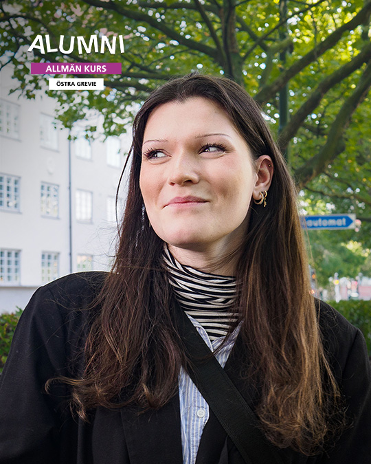Kvinna med l&aring;ngt h&aring;r p&aring; St Knuts torg