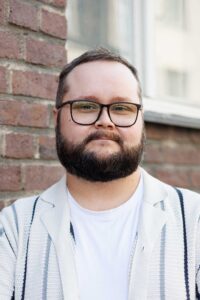 Anton H&ouml;ls&ouml; utanf&ouml;r Ledebursgatan i Malm&ouml;